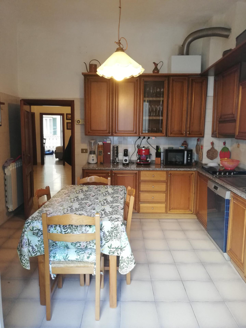 AMPIO APPARTAMENTO IN CENTRO